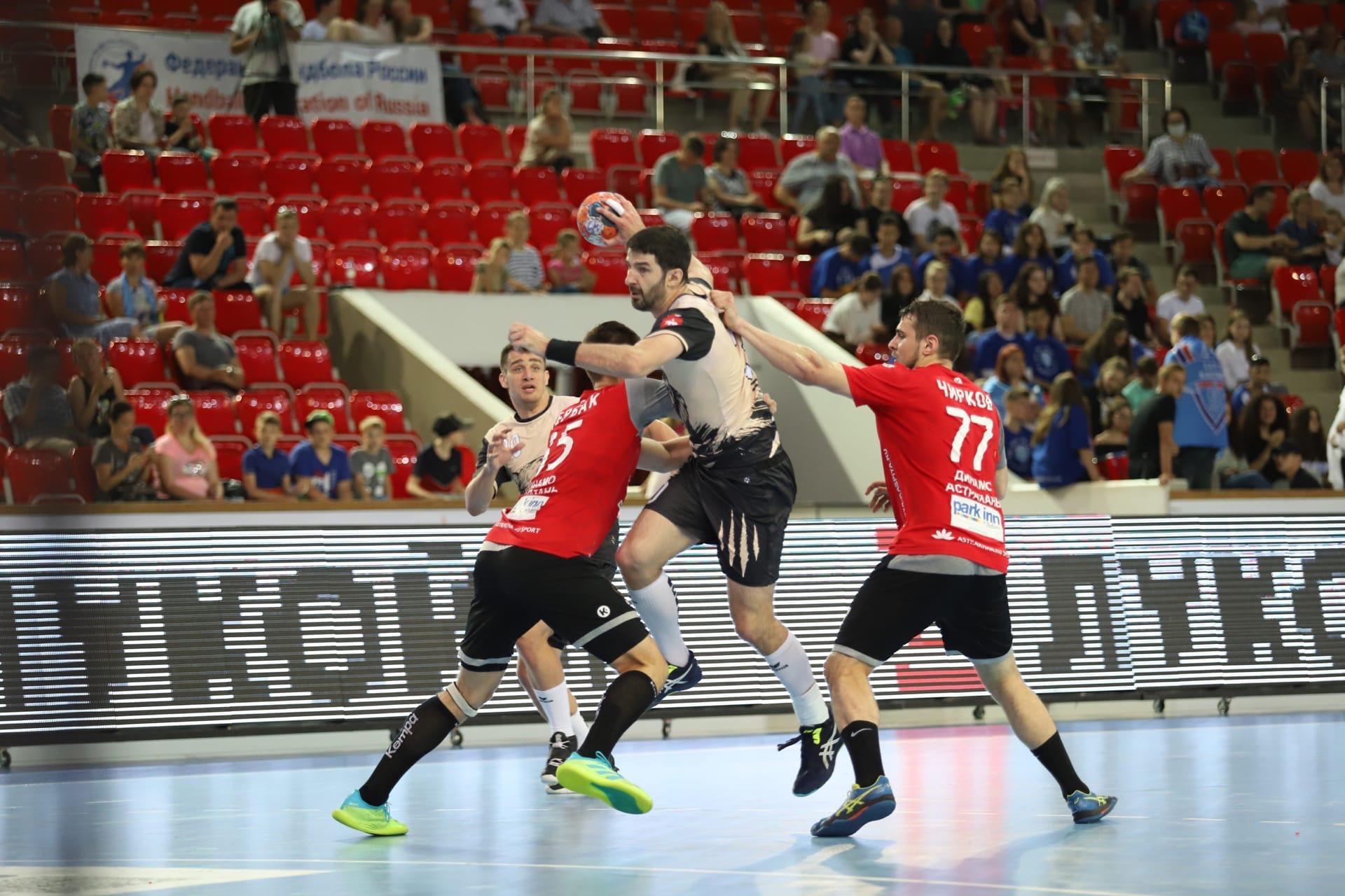 <div>«Пермские медведи» были сильнее омского СКИФа</div>