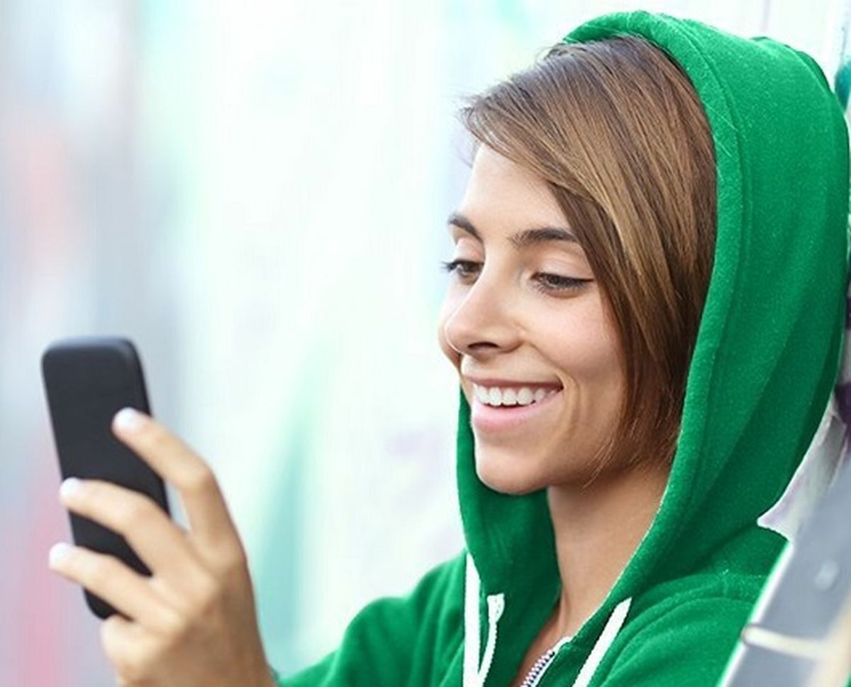 Жителям Прикамья предложили бесплатную годовую подписку на Apple Music