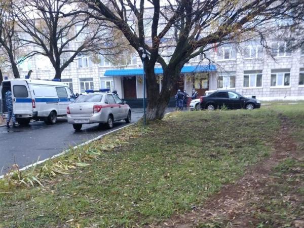 Росгвардия оцепила Пермский машиностроительный колледж из-за угрозы вооружённого нападения