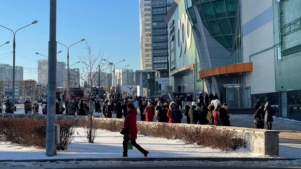 В Перми эвакуировали посетителей и персонал гипермаркета «Семья»