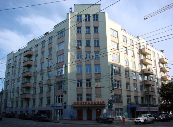 Власти Прикамья через суд требуют привести в порядок историческое здание гостиницы «Центральной»