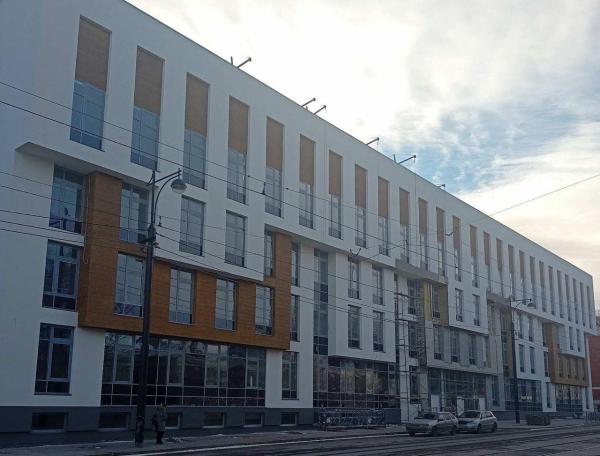 Строительная готовность нового здания городской поликлиники на улице Ленина в Перми достигла почти 80%<div><br></div>