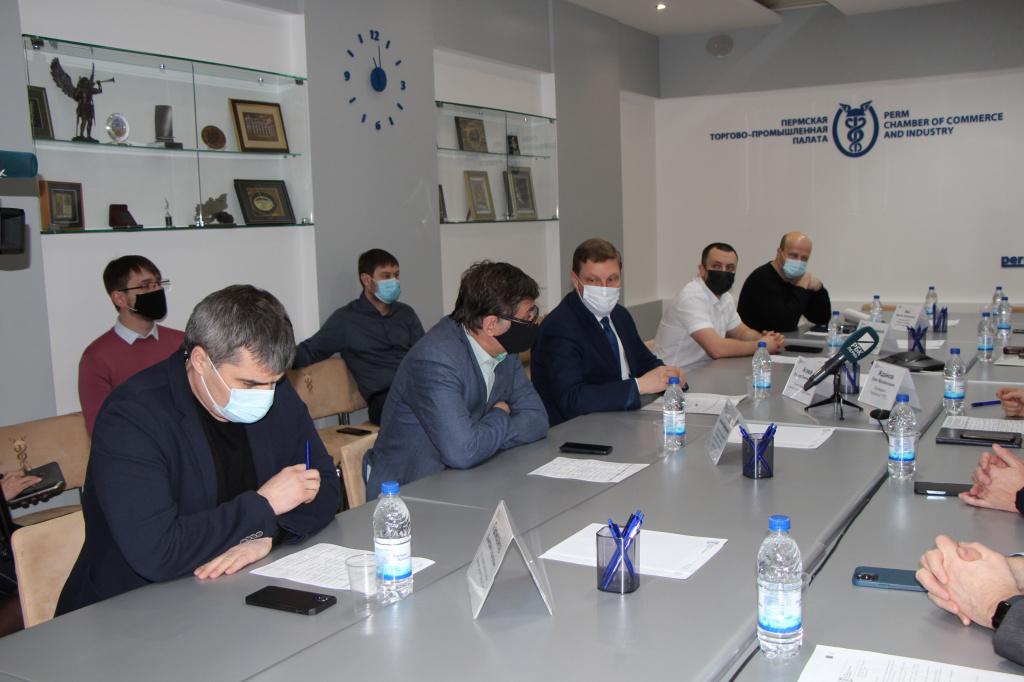 Бизнес предложил мэрии не пускать грузовики в центр только в часы пик