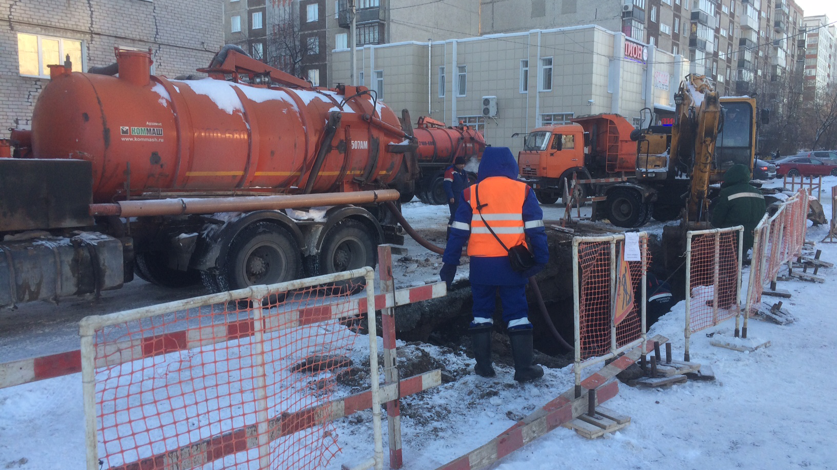 Из-за коммунальной аварии десятки домов в Индустриальном районе остались без воды