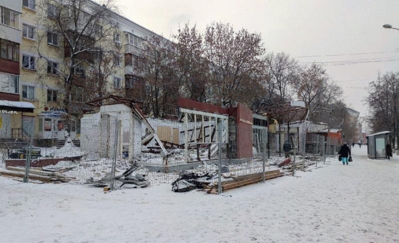 У пермского Театра-Театра сносят торговые павильоны
