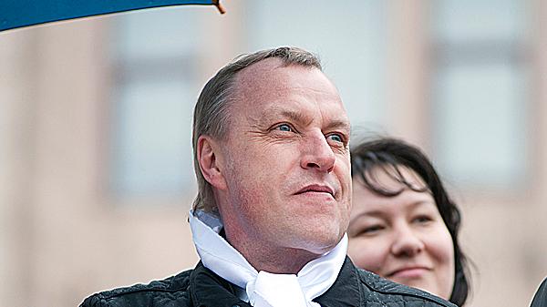 Судебные приставы возбудили против Анатолия Маховикова три уголовных дела