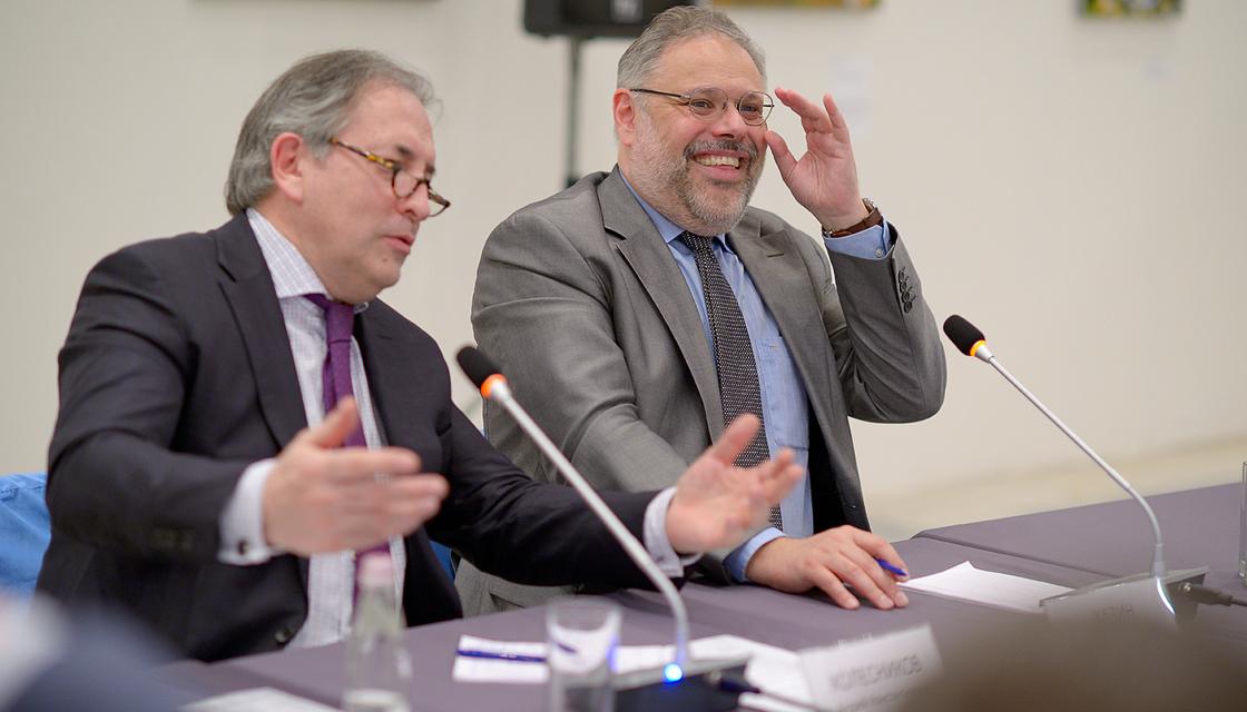 Михаил Хазин прогнозирует «дырку» в бюджете