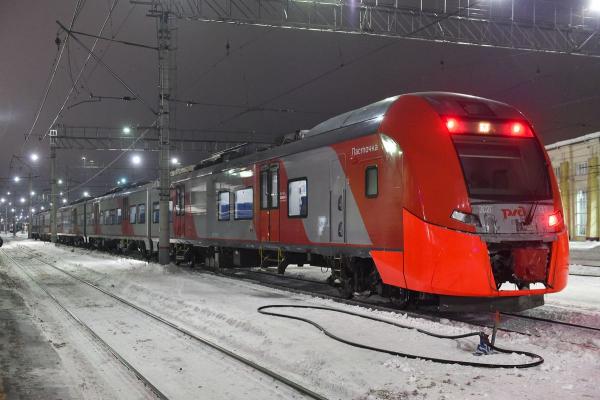 Скоростные поезда «Ласточка» продолжат курсировать между Пермью и Екатеринбургом