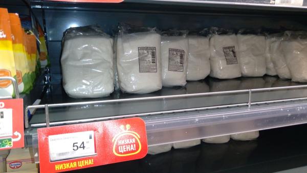 ФАС после проверки цен на сахар возбудила дело против «Пятёрочки» и «Магнита» 