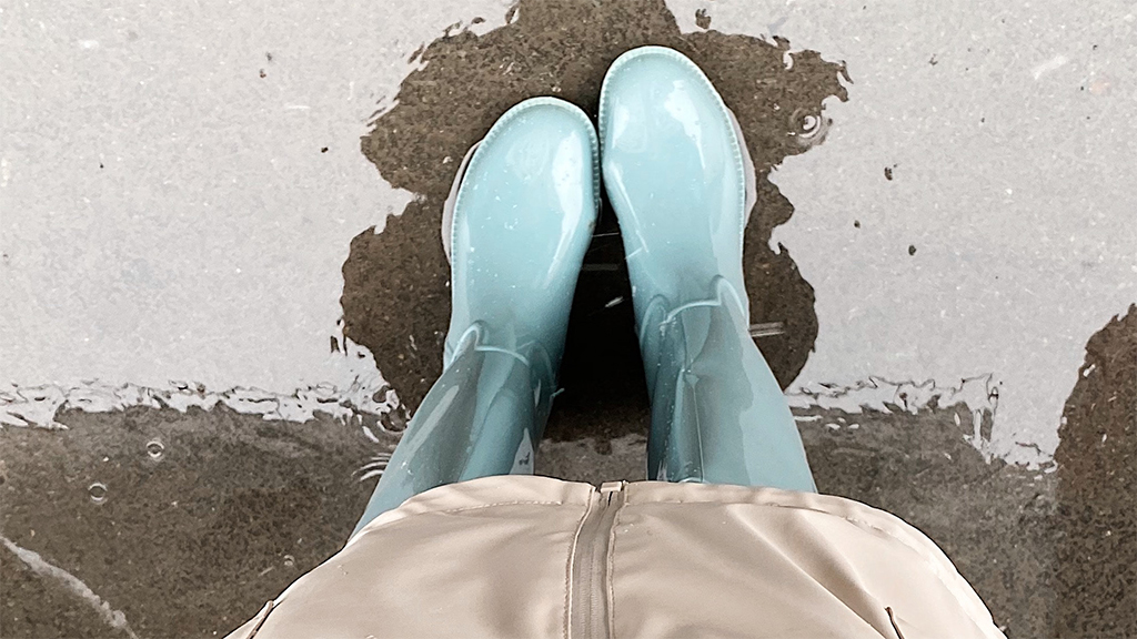 «Люди мечтают ходить по улицам не в сапогах, а в туфлях»