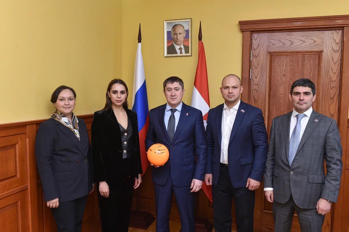 Олимпийская чемпионка по художественной гимнастике Маргарита Мамун посетила Пермь в рамках программы «Миссия чемпиона»<div><br></div>