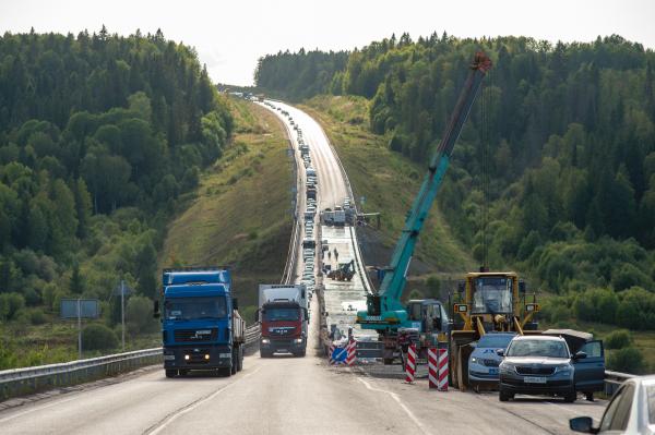 С 11 апреля продолжится ремонт моста через р. Полазну