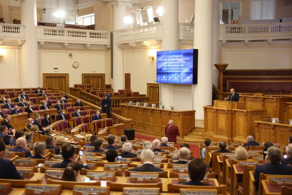 В Санкт-Петербурге состоялась встреча глав региональных парламентов с президентом РФ Владимиром Путиным