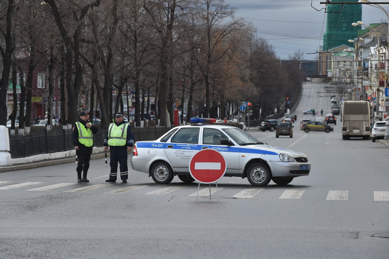 На время репетиций и самого военного парада 9 Мая временно ограничивается движение транспорта