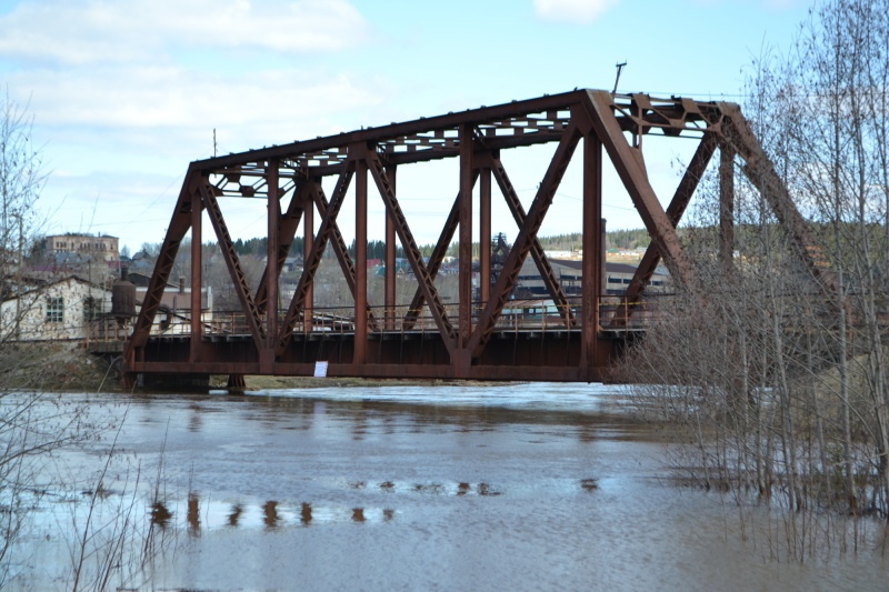 В Пермском крае затопило мосты на территории Пашийского завода