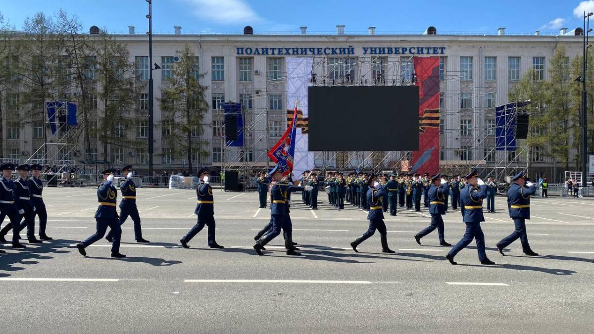 Парад, Бессмертный полк и праздничный фейерверк