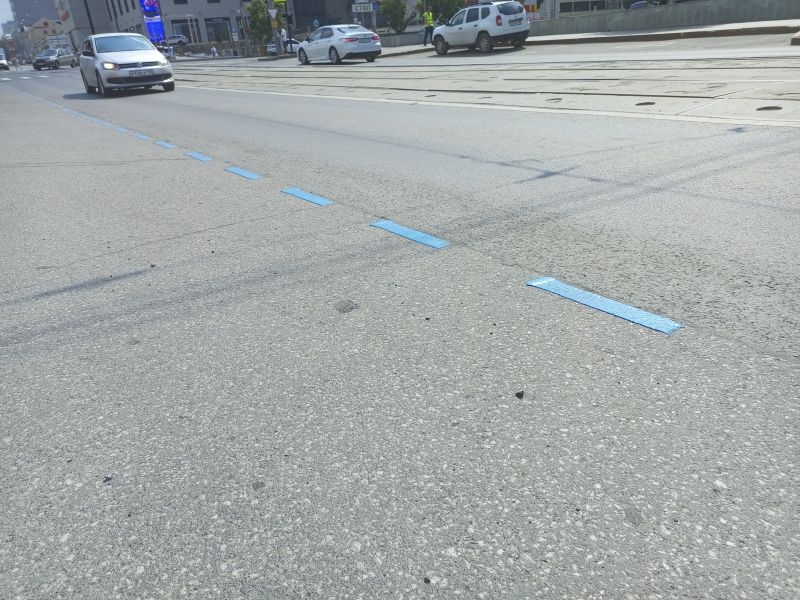 В Ленинском районе Перми на дорогах появилась синяя разметка