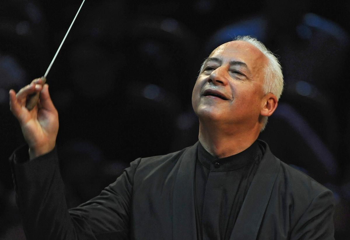 Маэстро Спиваков вновь приглашает…