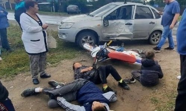 В Прикамье трое подростков на мотоцикле врезались в автомобиль  