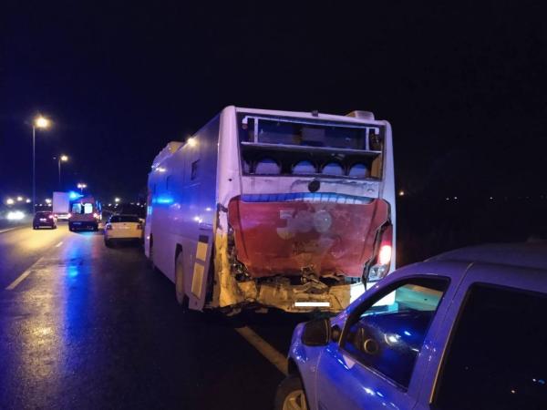 В Перми после столкновения автобуса и грузовика госпитализированы пять пассажиров