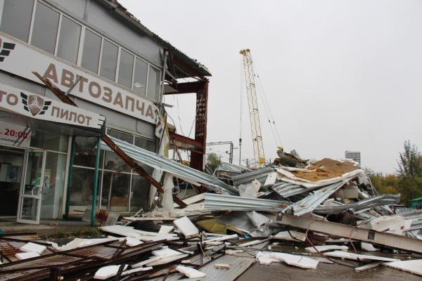 В Перми сносят торговый центр на ул. 2-й Шоссейной