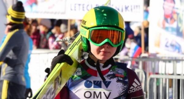 Стефания Надымова завоевала «золото» на чемпионате России по лыжному двоеборью