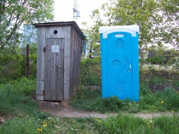 <div>Проблему туалетов на конечных остановках в Перми должны решить до 1 сентября</div>