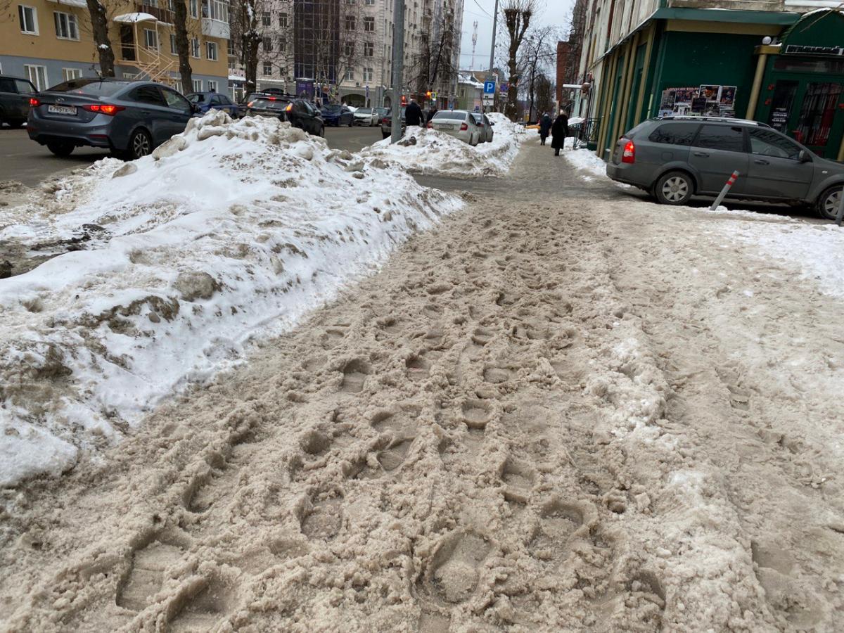 Снег в Ленинском районе тротуар 