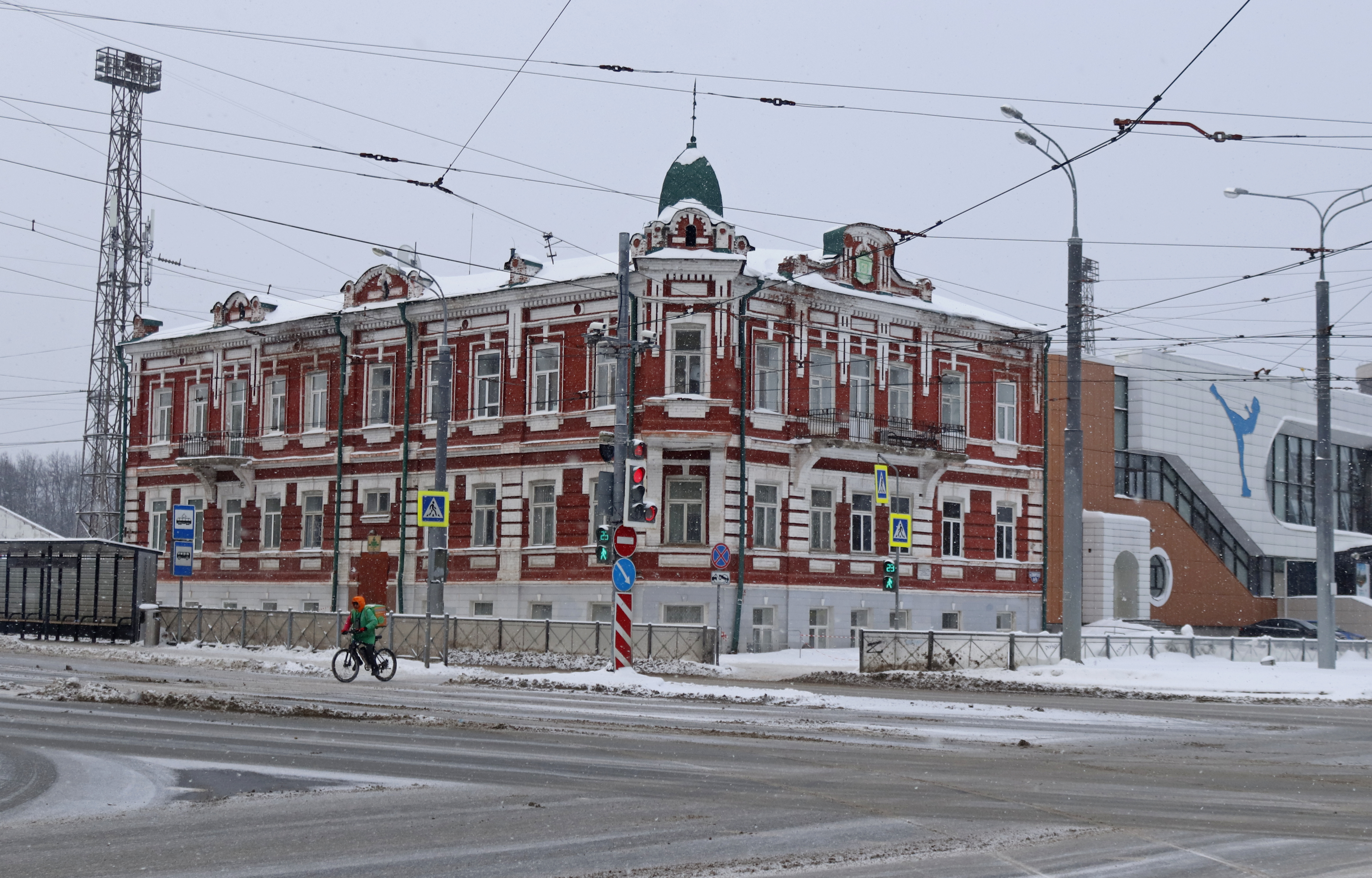 <div>В Перми отремонтируют кровлю бывшего доходного дома Алексеева</div>