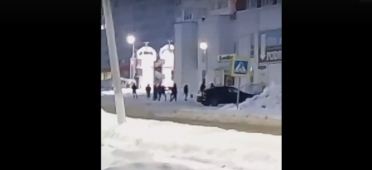 В Чернушке подростки устроили массовую драку