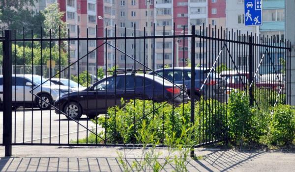 Власти Перми больше не будут субсидировать установку заборов вокруг многоквартирных домов 