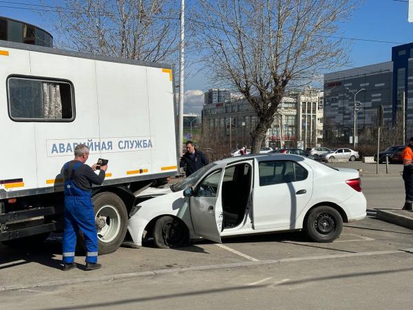 В центре Перми в аварию попали три автомобиля 
