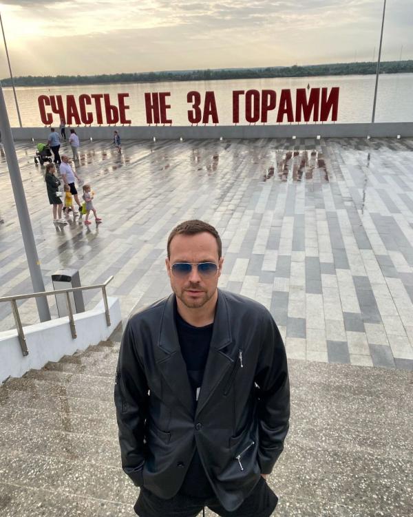 Актёр Алексей Чадов оценил обновлённую набережную Перми