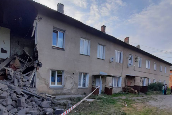 В Верещагино обрушилась часть аварийного здания общежития