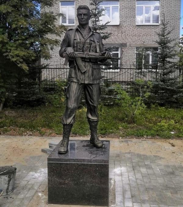 В Прикамье установили памятник участникам российской спецоперации