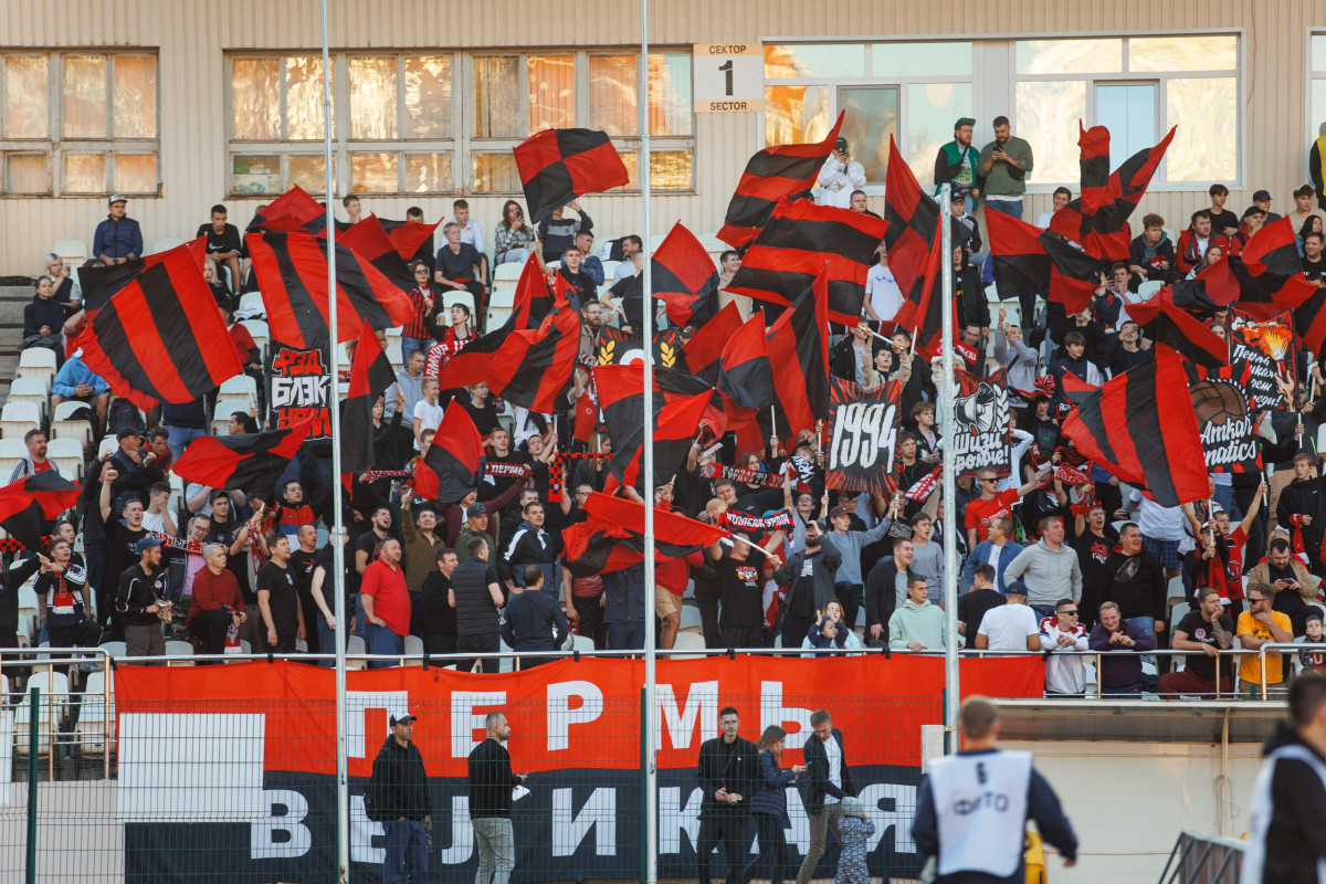 Средства от продажи билетов на матч «Амкар»/«Авангард» перечислят семьям пострадавших в ДТП футболистов