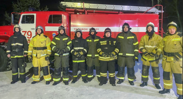 В Прикамье огнеборцы спасли на пожаре троих детей