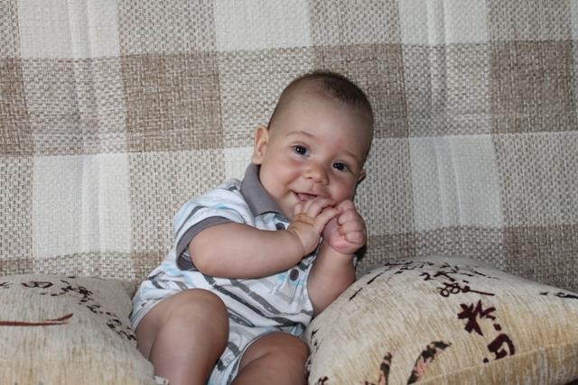 Годовалому Никите Кобусу требуется 1,32 млн руб. на лечение рака печени