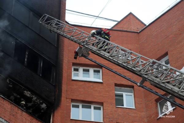 В Перми ликвидировали пожар в многоквартирном доме напротив ТРК «Столица»