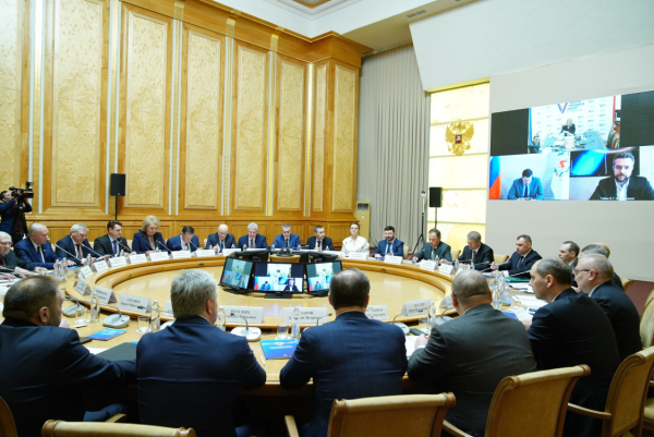 Совет при полпреде России в ПФО обсудил повышение уровня доверия населения к органам власти 