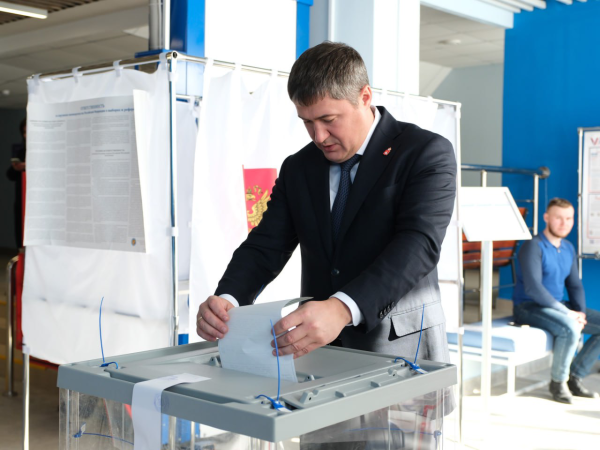 На выборах проголосовали губернатор Прикамья и мэр Перми