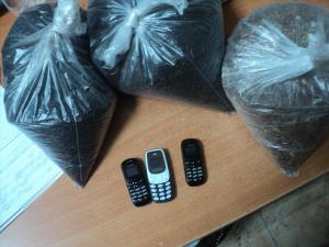 В СИЗО Прикамья пытались передать спрятанные в пакете с чаем телефоны