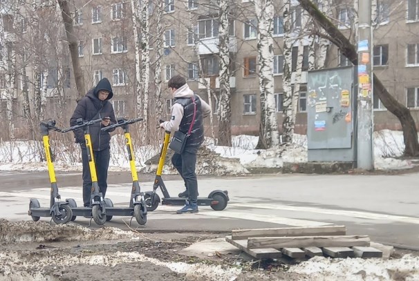 В Перми на улицах появились первые электросамокаты