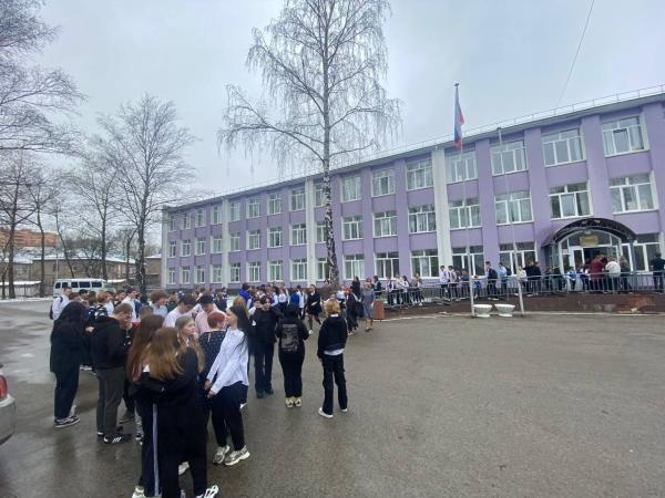 В Перми эвакуировали посетителей «iMall Эспланада» и учеников школы № 114