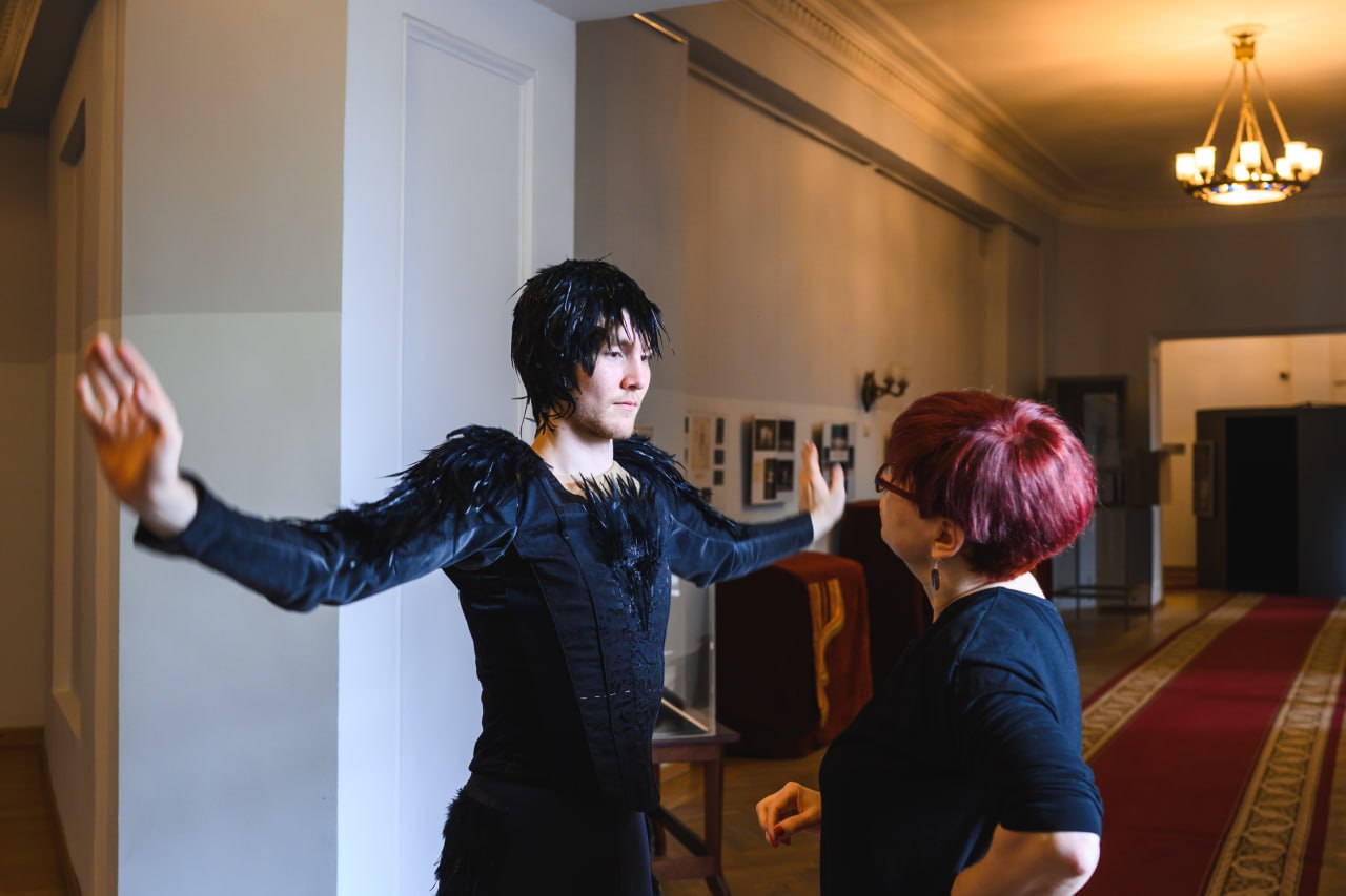 В Перми на театральную сцену выйдут лебеди-мужчины