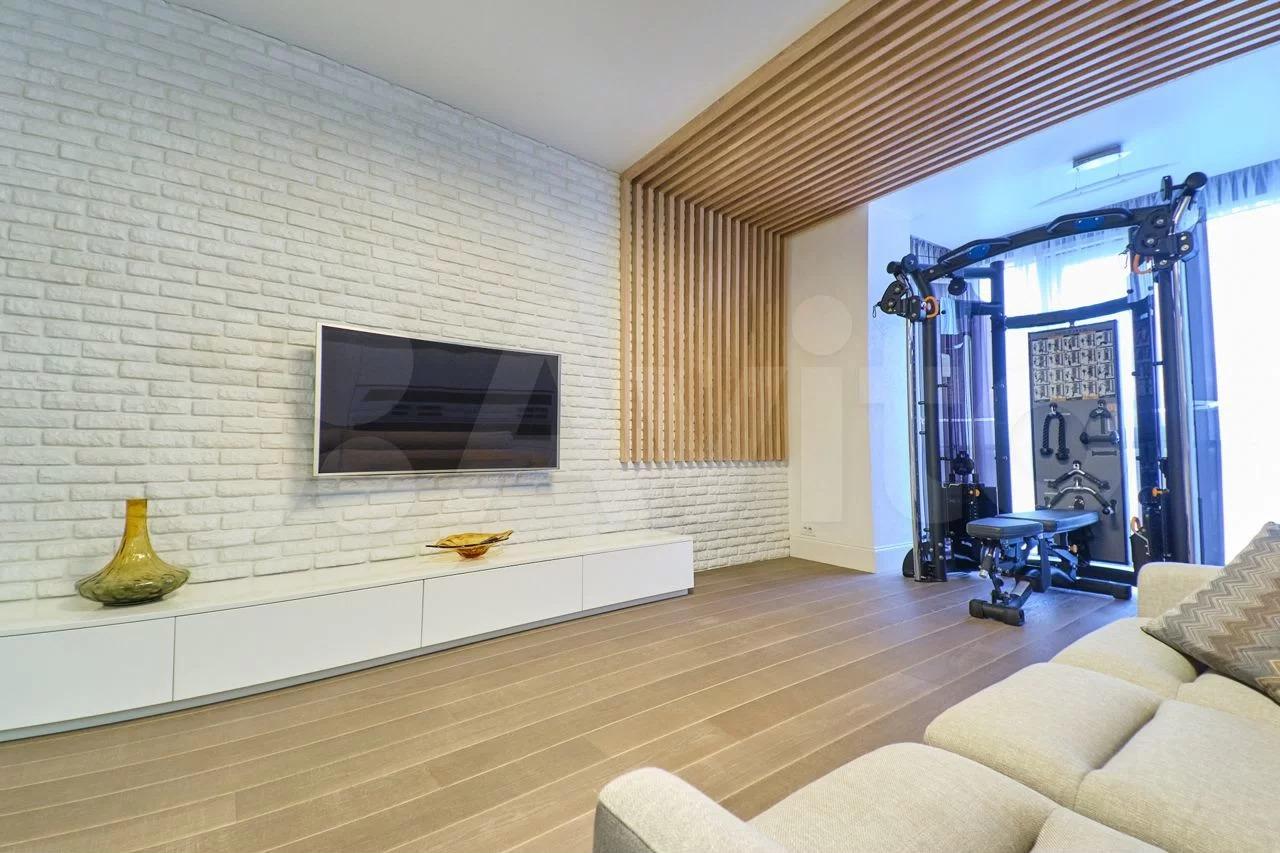 В центре Перми за 45 млн рублей продаётся элитная квартира с сауной