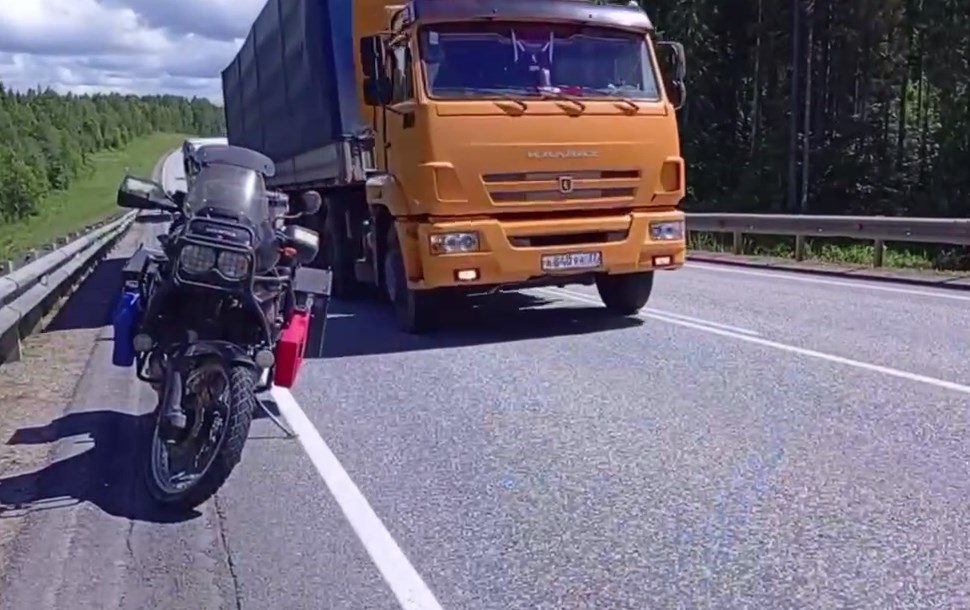 В Прикамье на трассе погиб мотоциклист