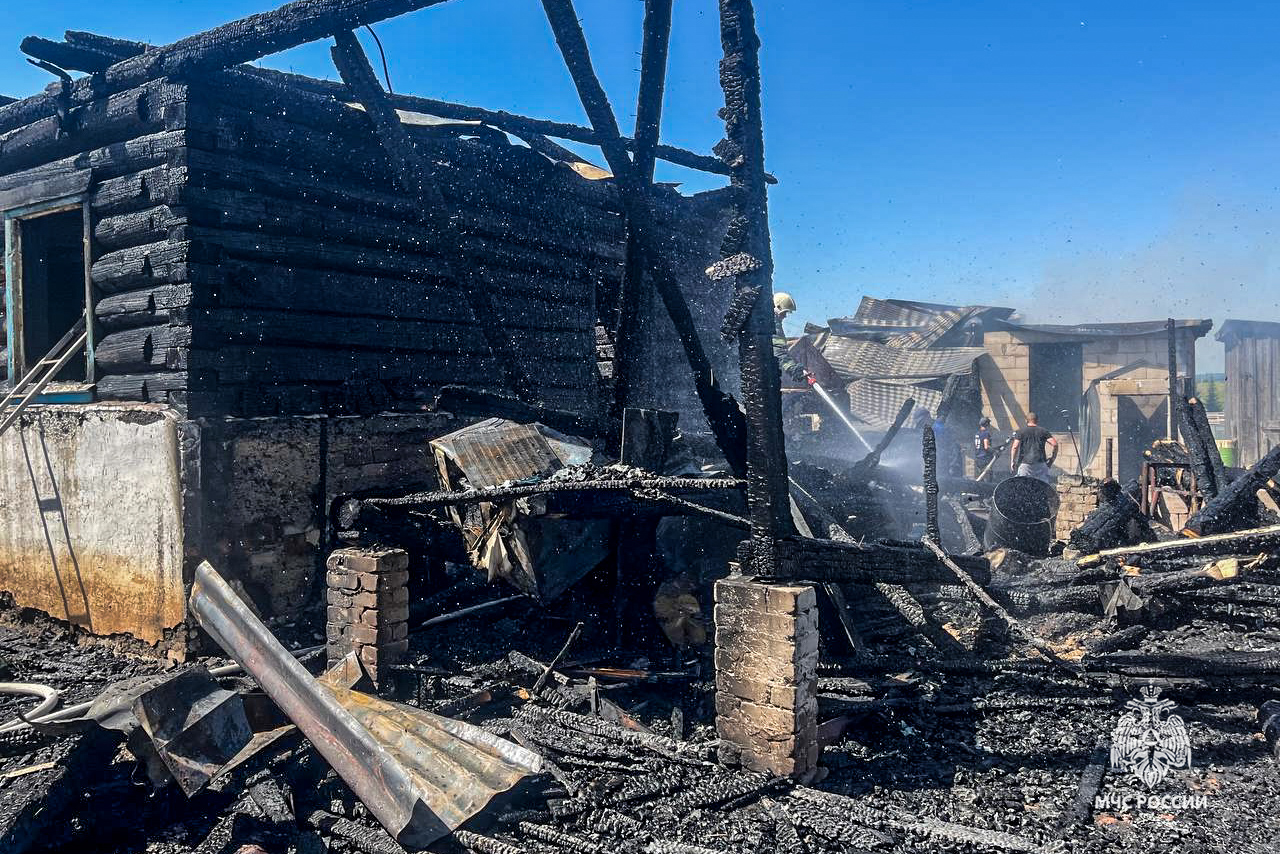 В Прикамье женщина спасла на пожаре четверых своих детей