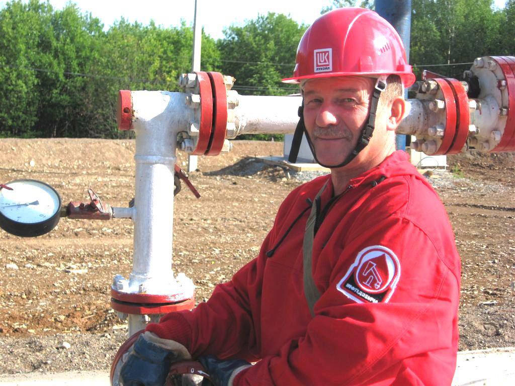 Оператор по добыче нефти и газа ЦДНГ№4 ООО «ЛУКОЙЛ-Пермь» Владимир Зотов