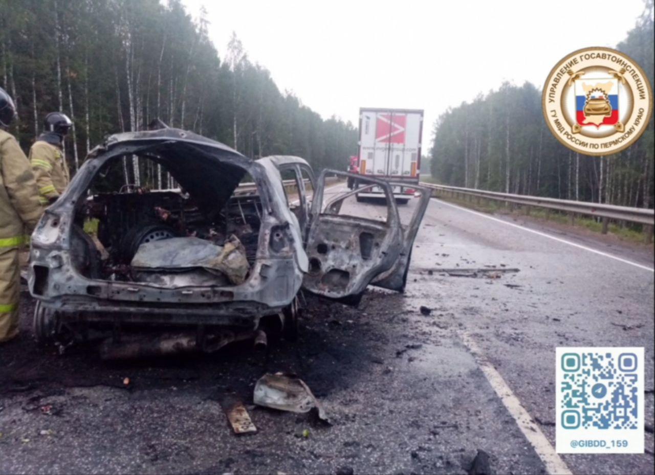 В Прикамье водитель сгорел в своей машине после столкновения с грузовиком